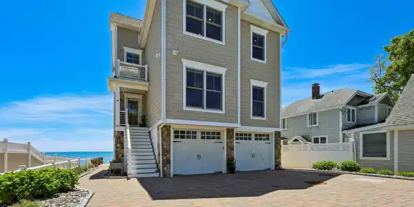 99 Shore Road