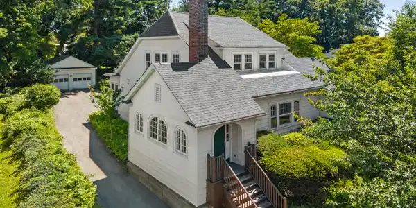 34 Downs Avenue