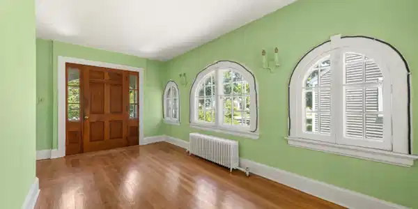 Image 4Foyer