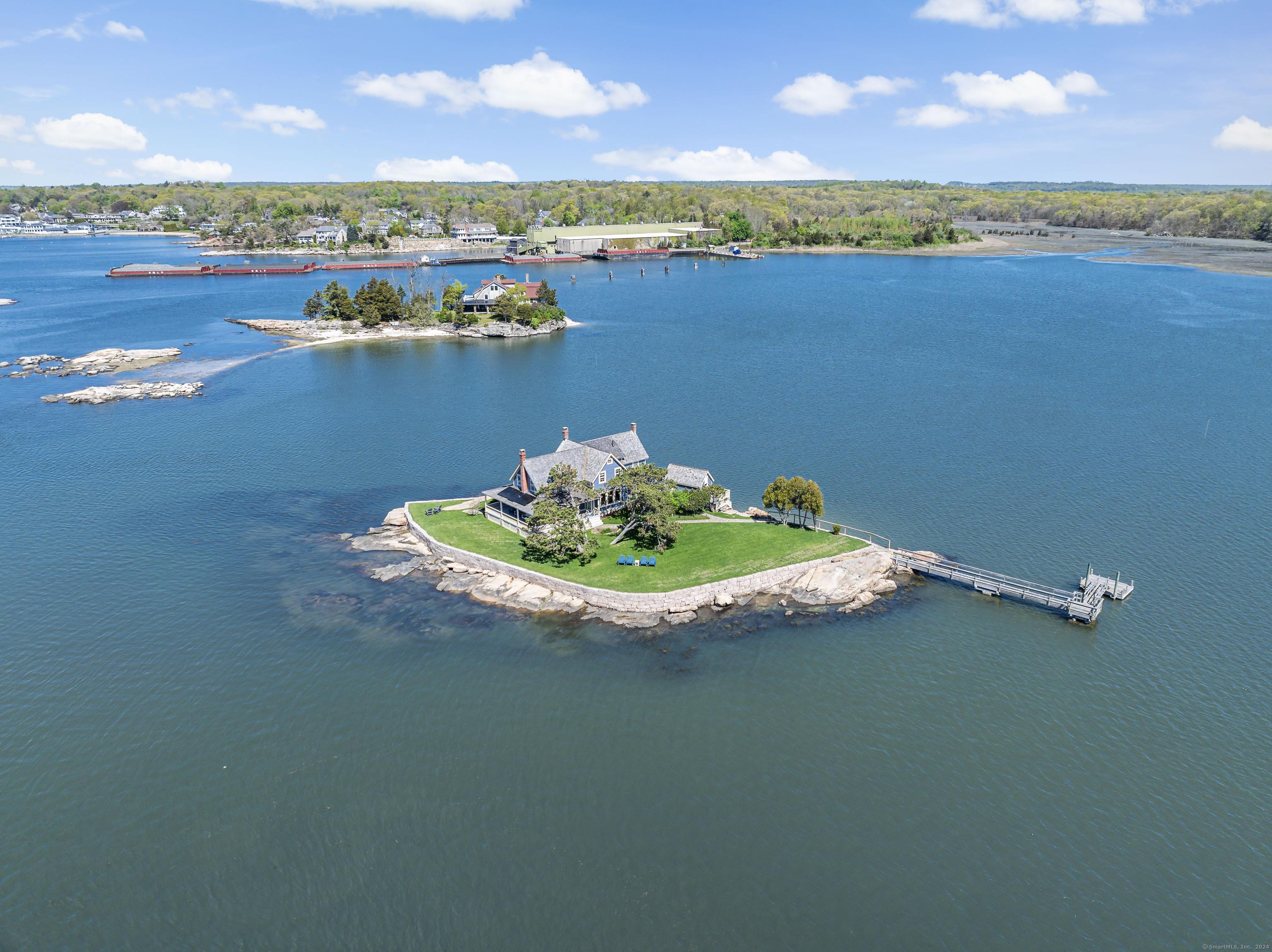 Image 3: 14 MILES FROM THE HAMPTONS