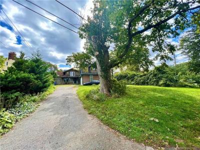 17 Shorefront Park