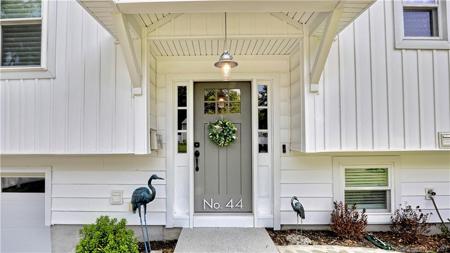 44 Ettadore Park