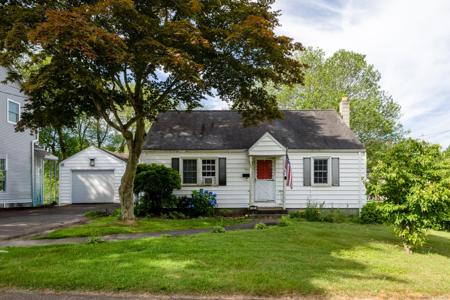 385 Pond Point Avenue