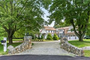 6 Tiffany Lane