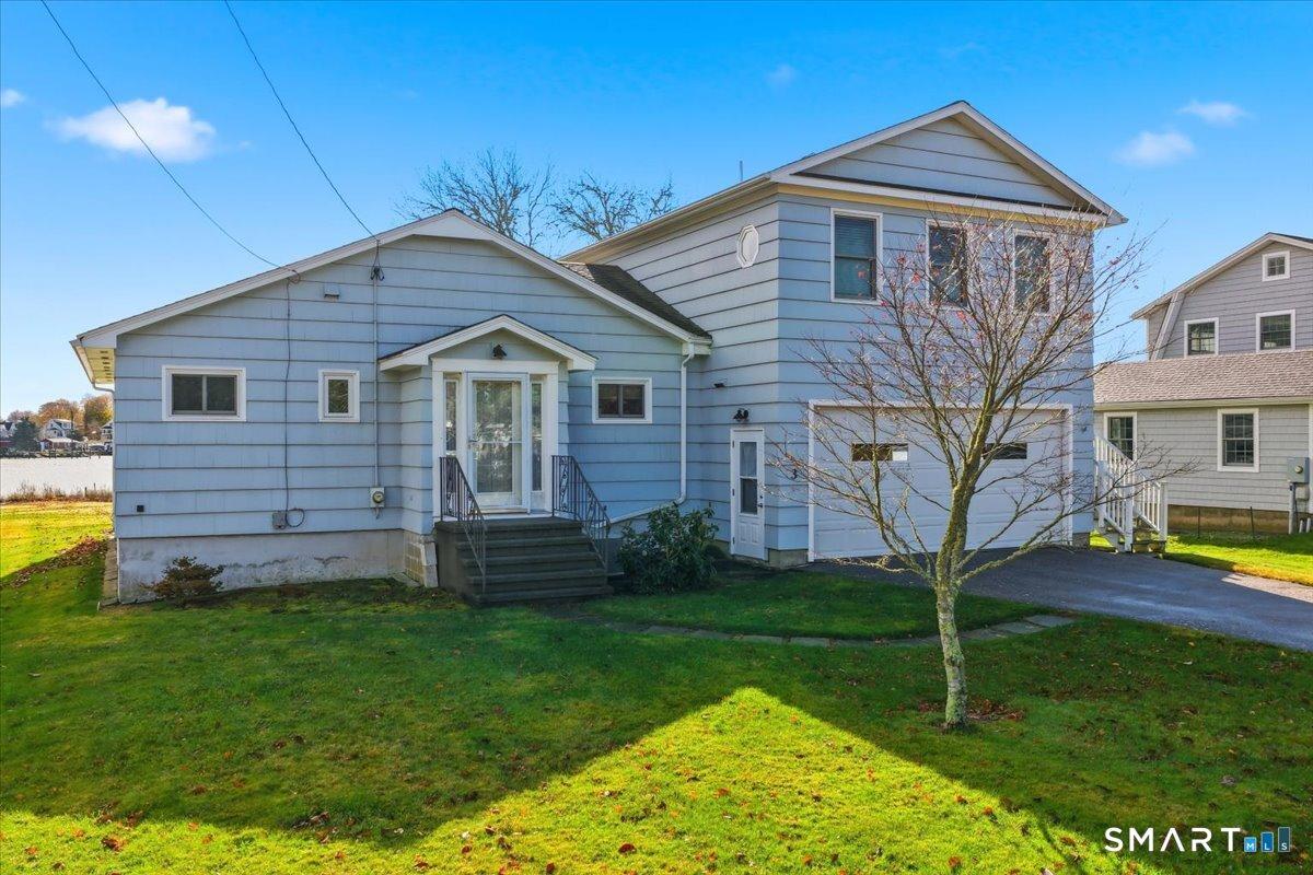 Image 1Front of House