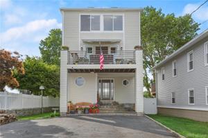 656 Fairfield Beach Road