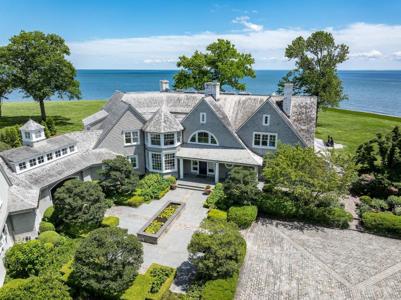 122 Beachside Avenue