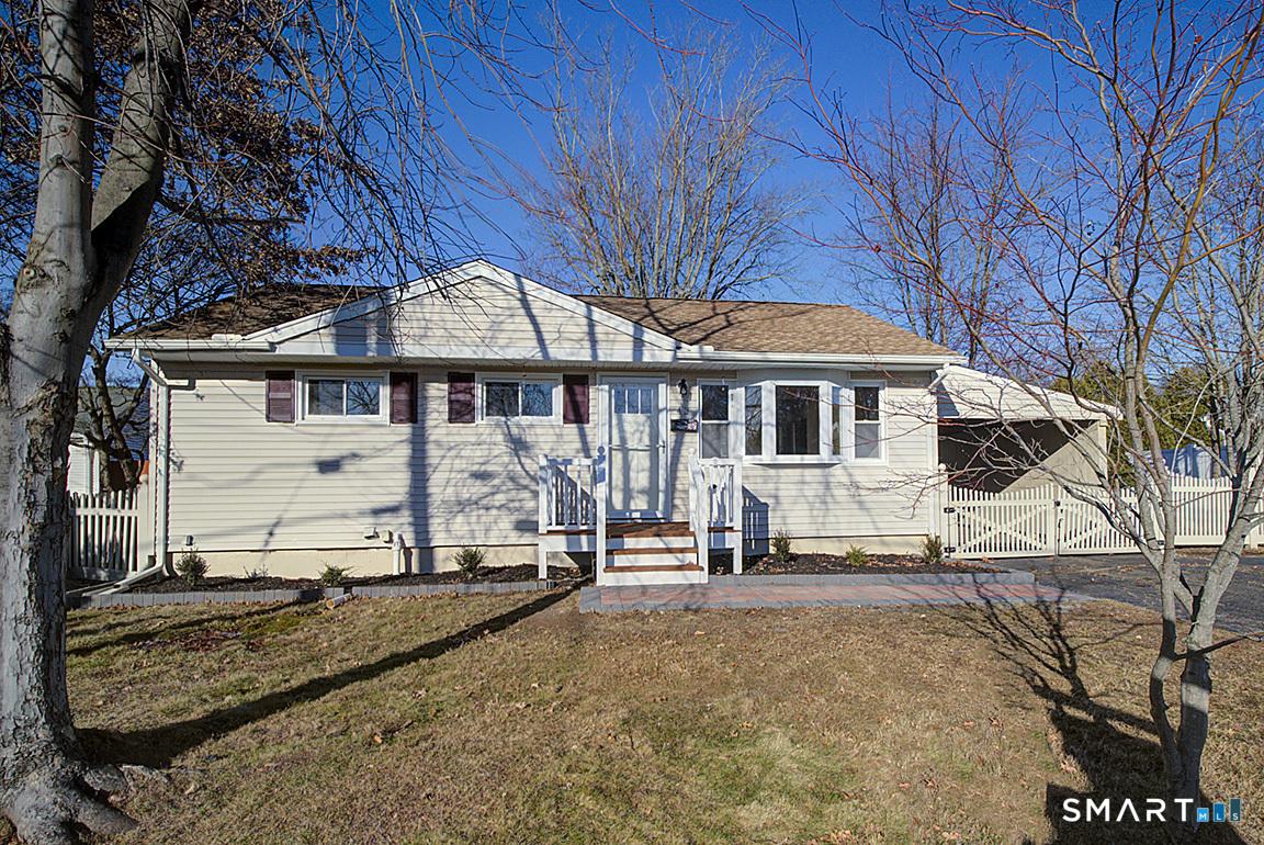 Image 1Front of House