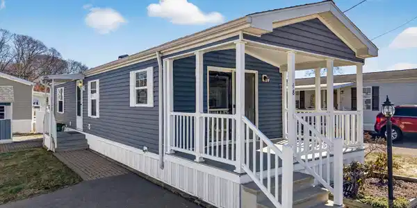 48 Linden Avenue North