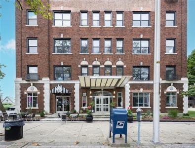 881 Lafayette Boulevard