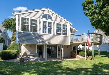 1 Mohican Road West