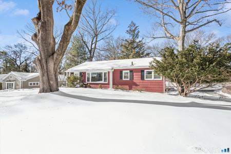 6 Acorn Lane