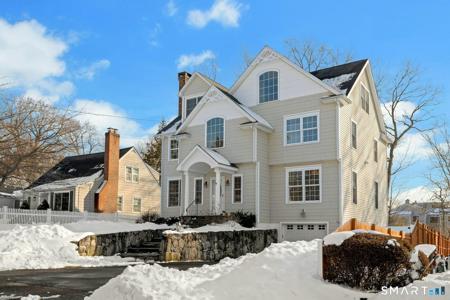 9 Knollwood Road