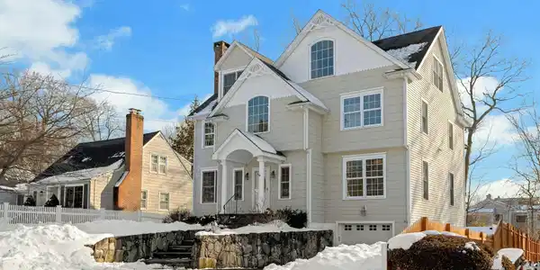 9 Knollwood Road