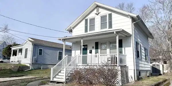 26 Crescent Street
