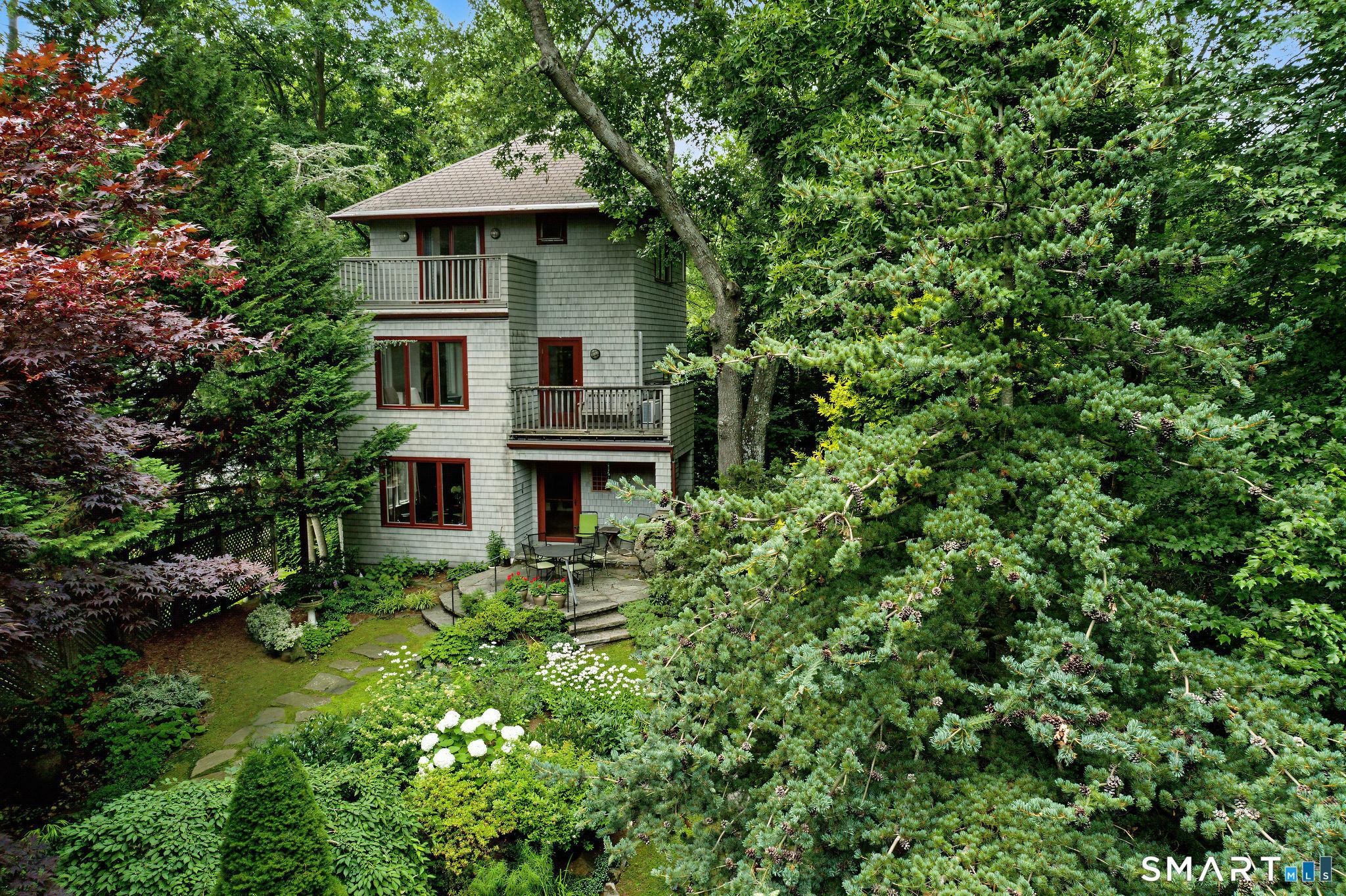 Image 1Front of House: Welcome to the Tall House on Cowboy Hill