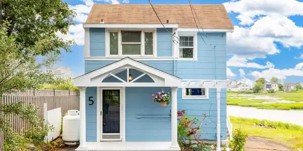 5 Seneca Trail