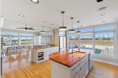 99 Seaside Avenue