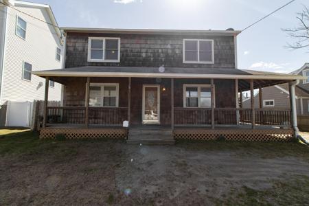 929 East Broadway