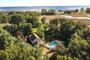18 Beachside Common
