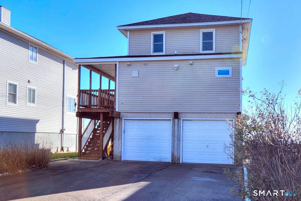 Image 2Front of House