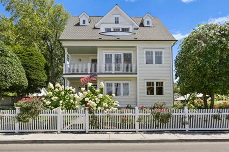 98 Rowayton Avenue