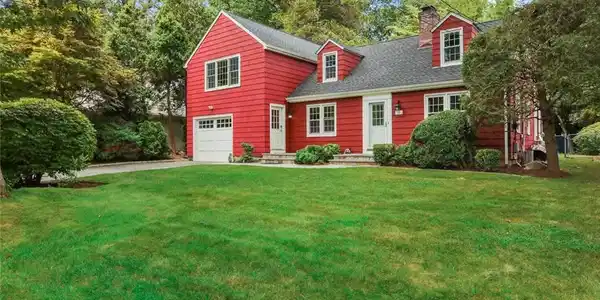 25 Summit Road