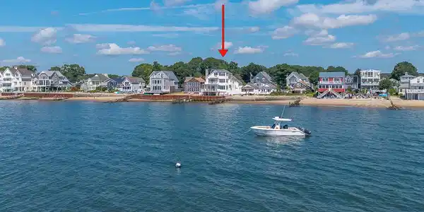 Image 2: Three levels of amazing water views
