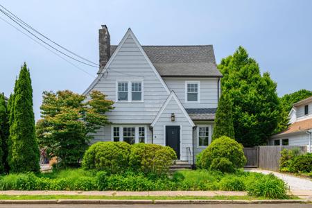 61 Quintard Avenue
