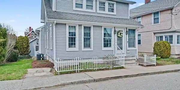 10 Spencer Avenue