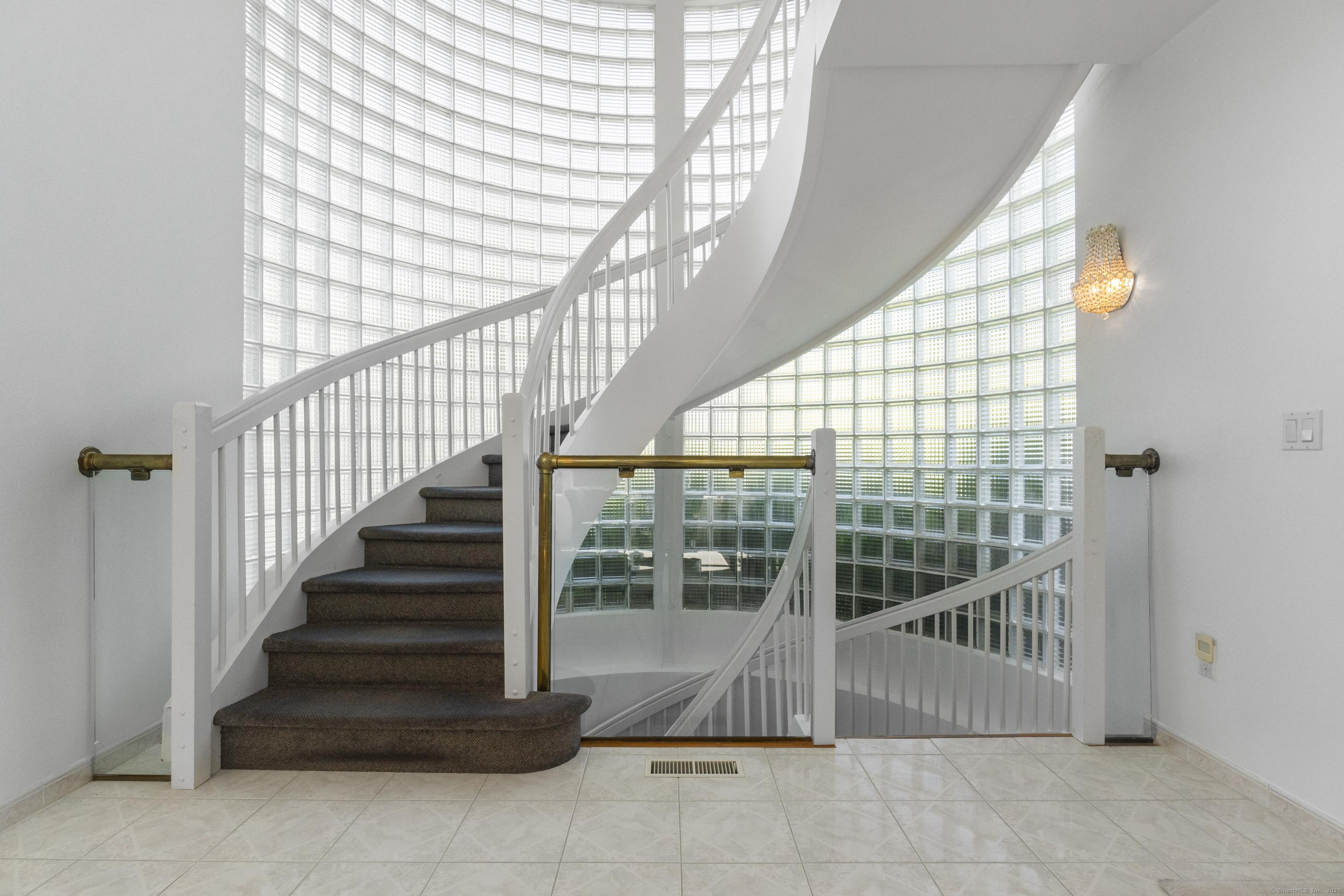 Image 4Entrance Foyer