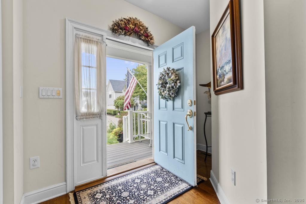 Image 4Entrance Foyer