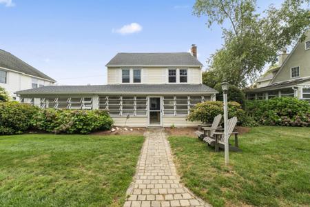 21 West Walk