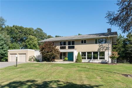 208 Great Neck Road