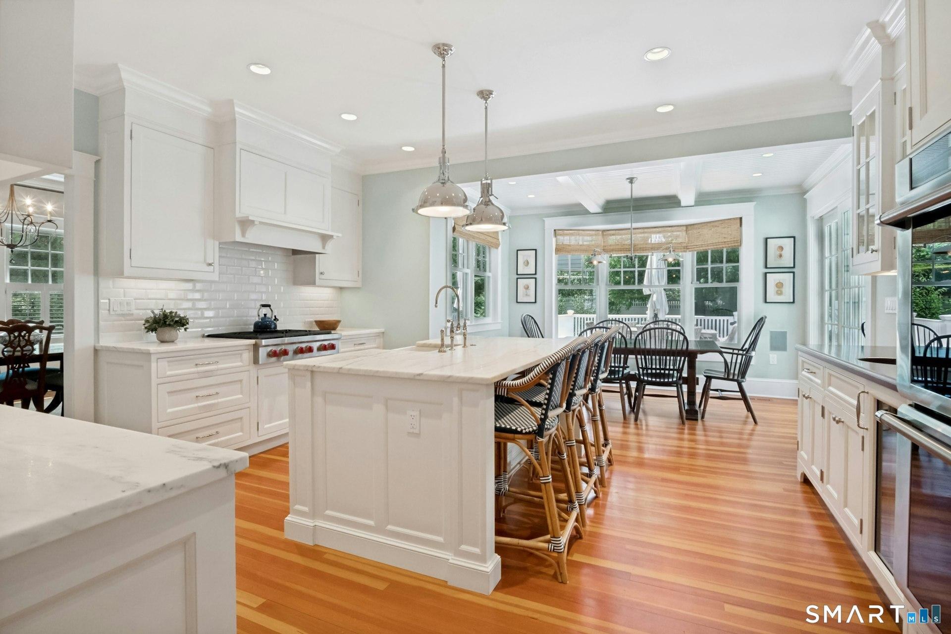 Image 4: Completely renovated Kitchen