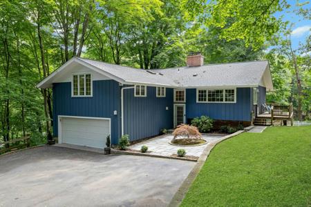 3 Andrews Drive