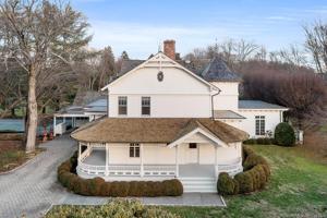 87 Maple South Avenue