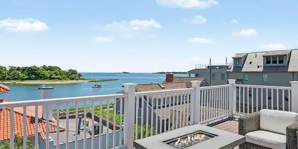 4 Harbor View Avenue