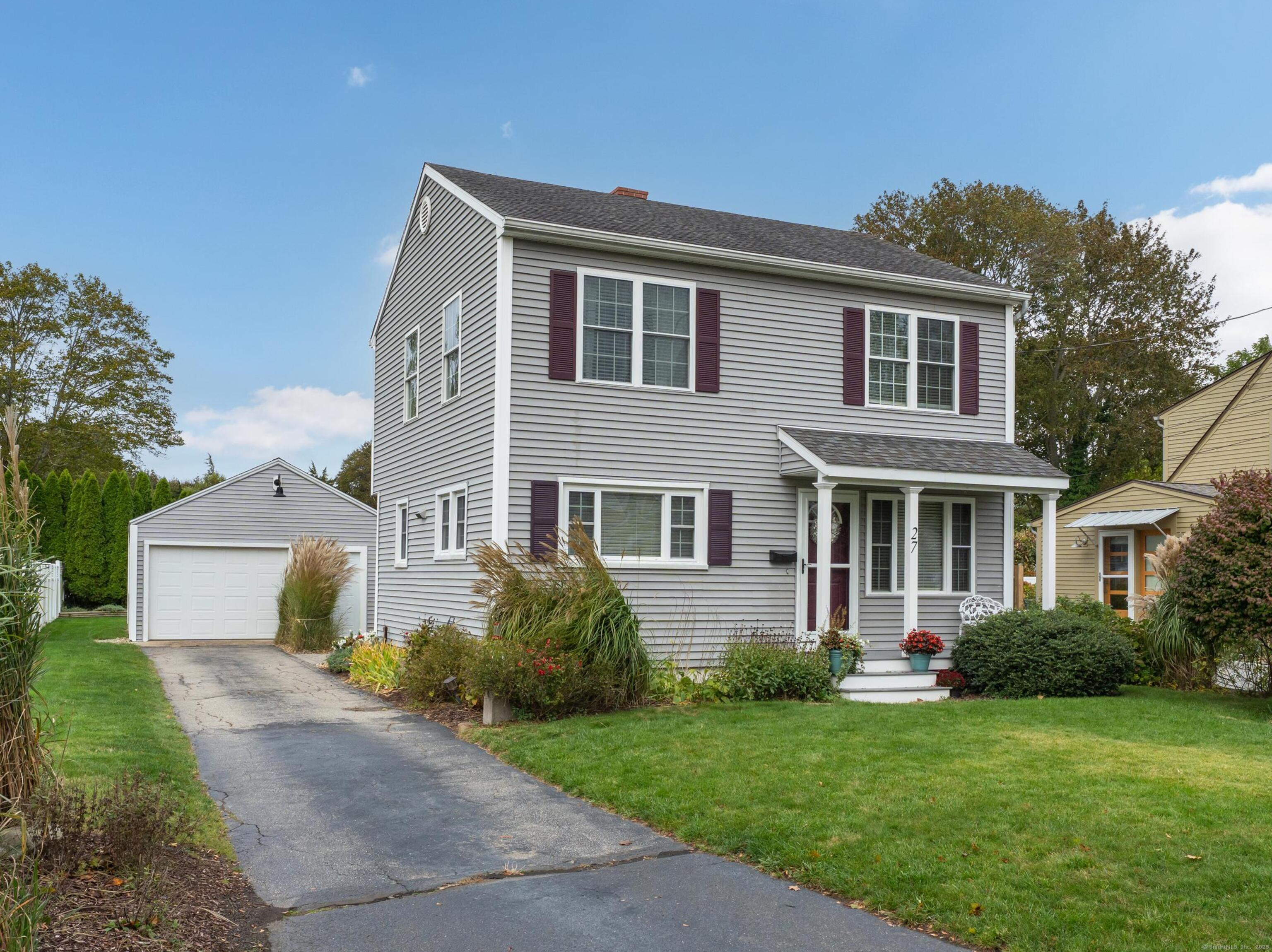 Image 4Front of House