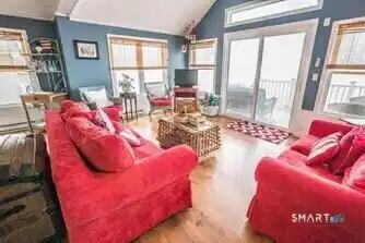 Image 4: 127 B Shore Road