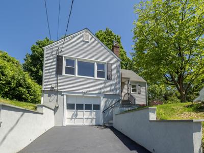 17 Hayes Avenue