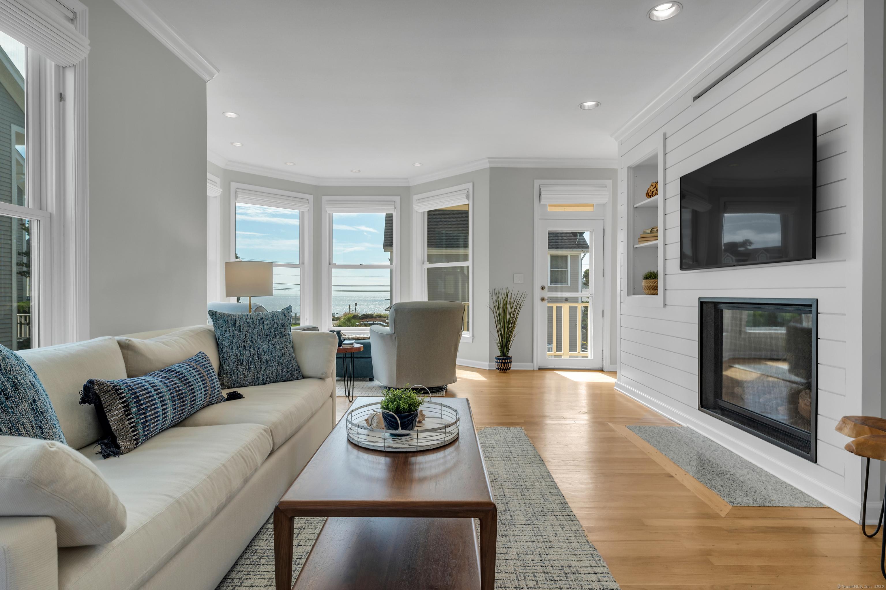 Image 4: The views are the first thing to capture your attention when you look in the living room.