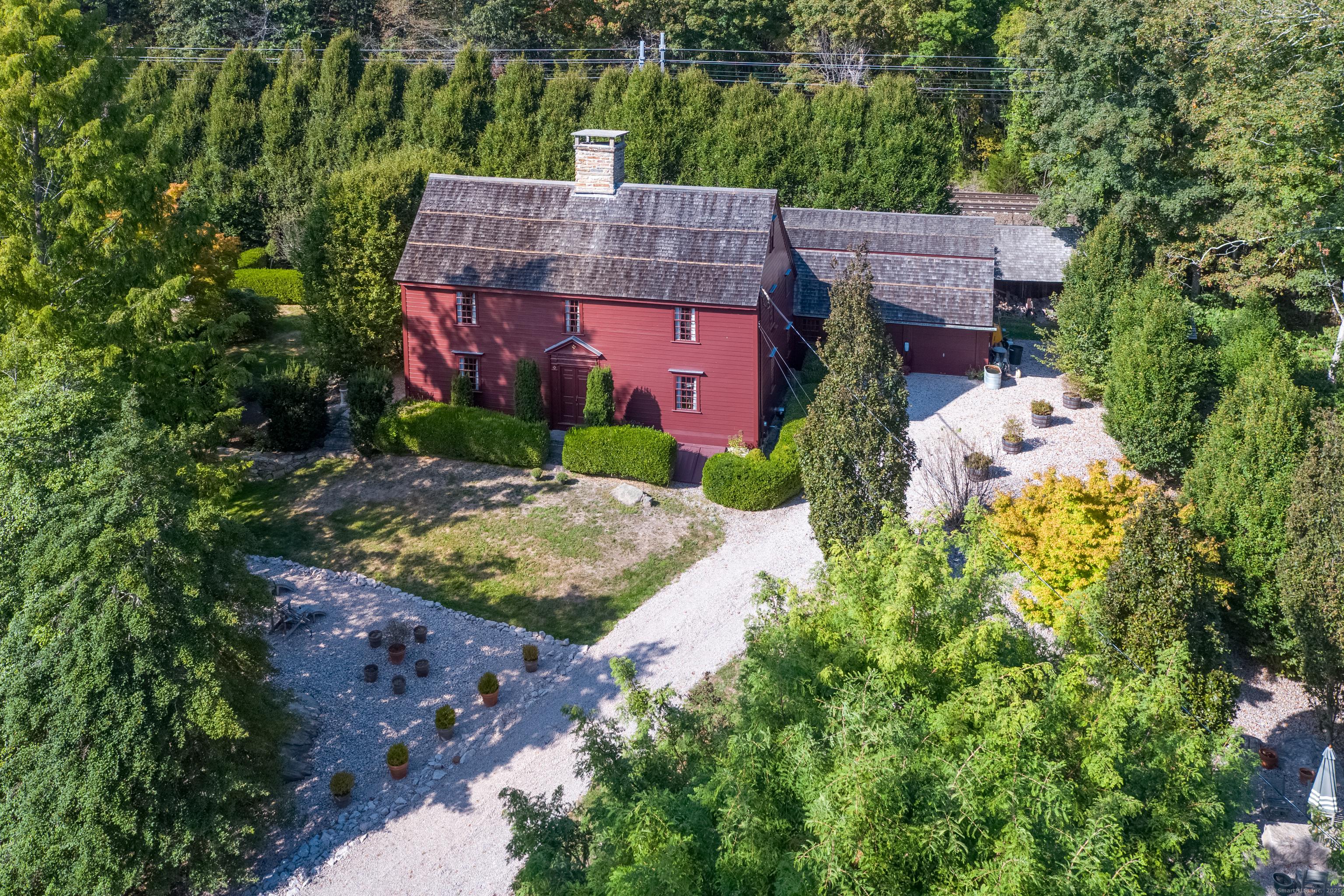 Image 2Front of House: Areal View Of the Pelatiah Leete House