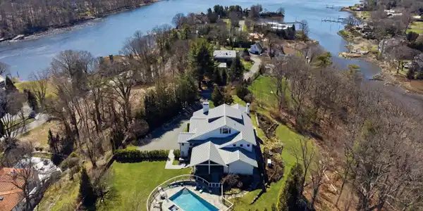 Image 3Back of House: Beautiful view of Stony Point Association