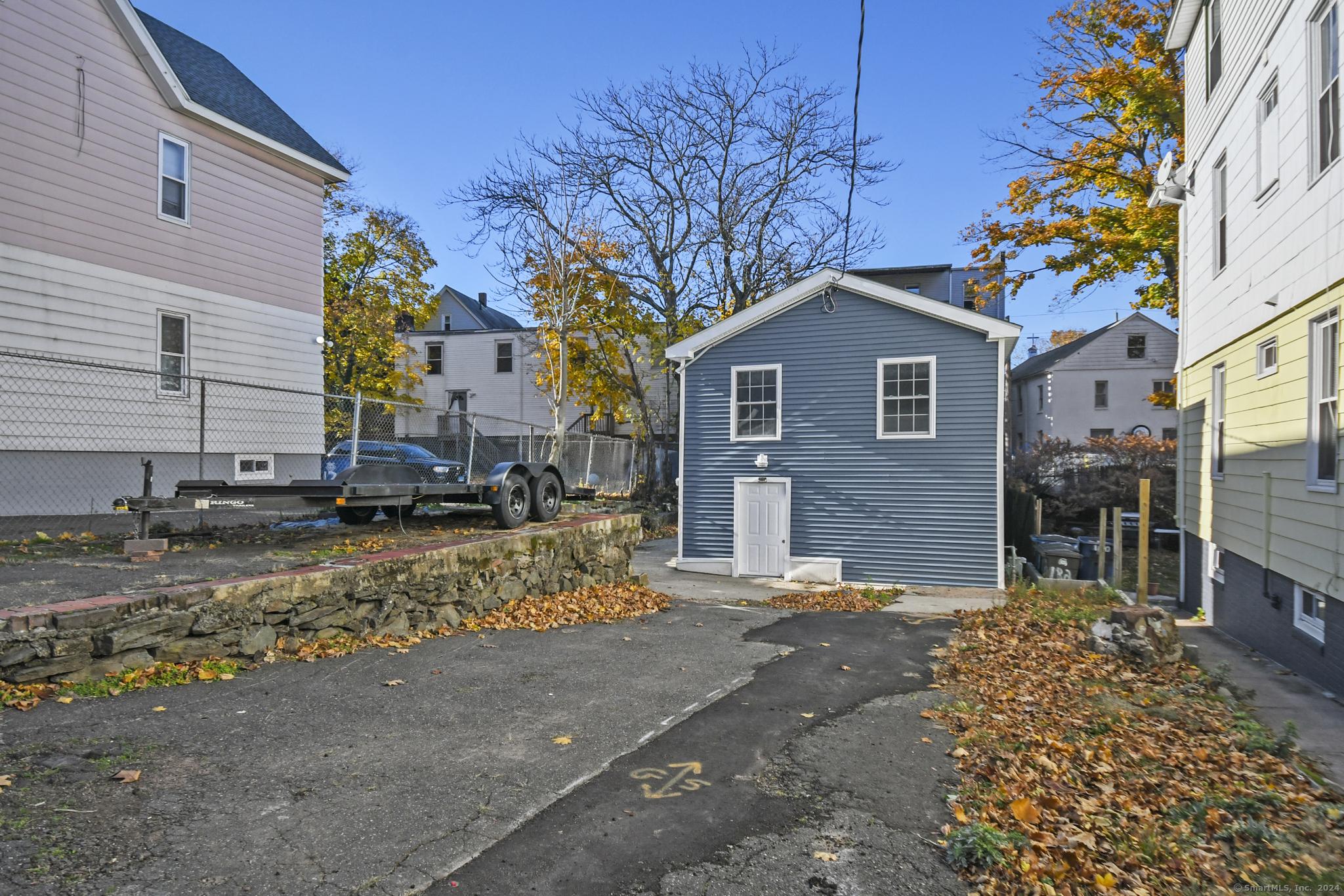 Image 3: Entrance to the lower level