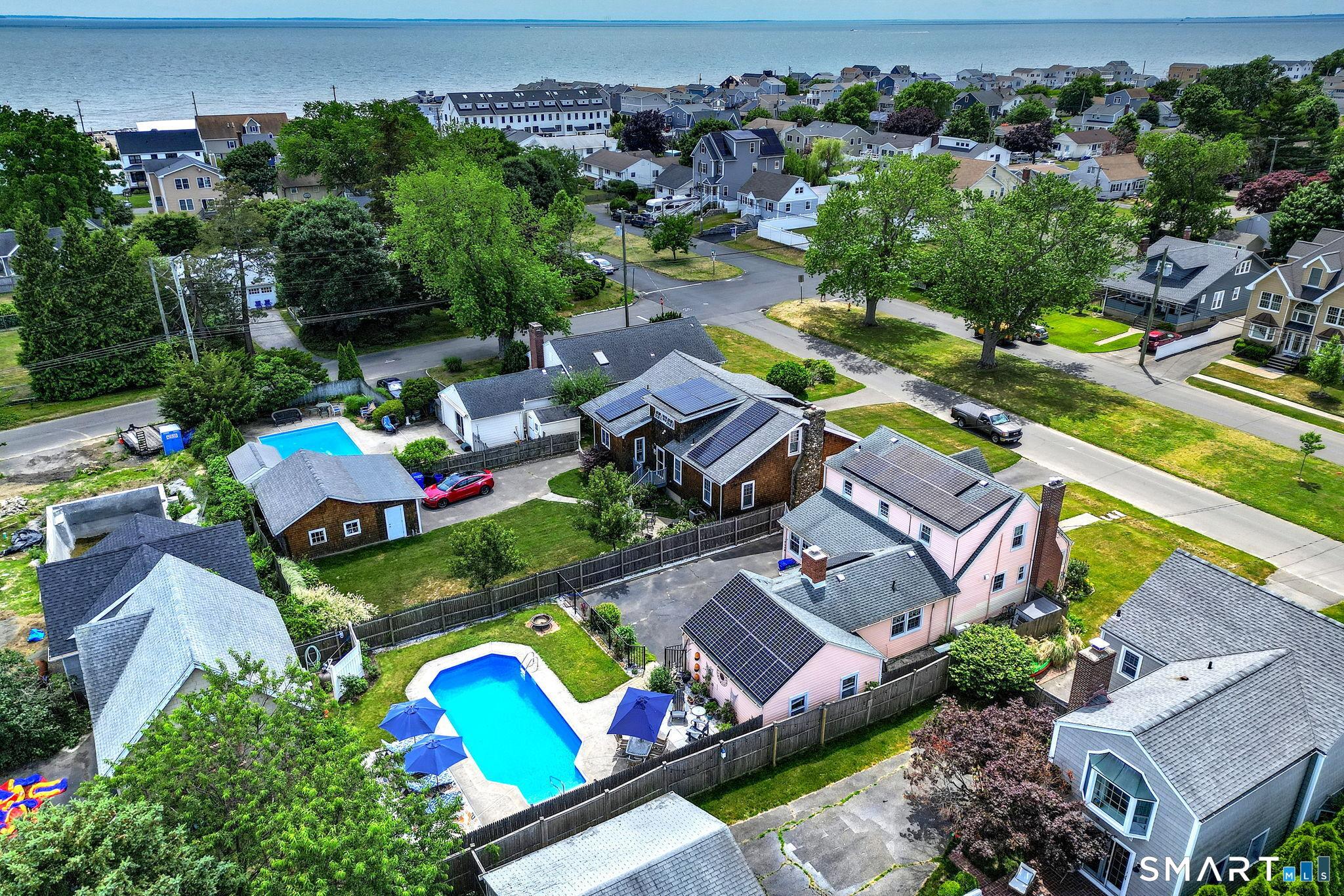 Image 4: Gorgeous in-ground pool!