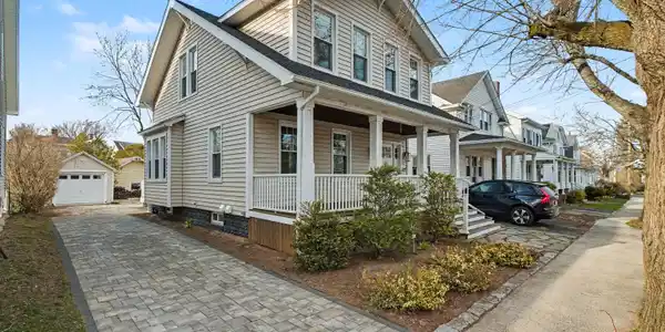 38 Beecher Place