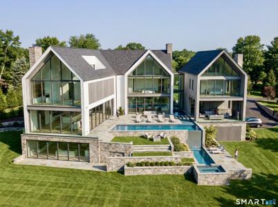 11 Beachside Common