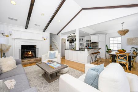 31 Dickinson Road