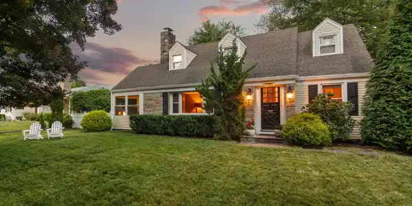128 Soundview Court